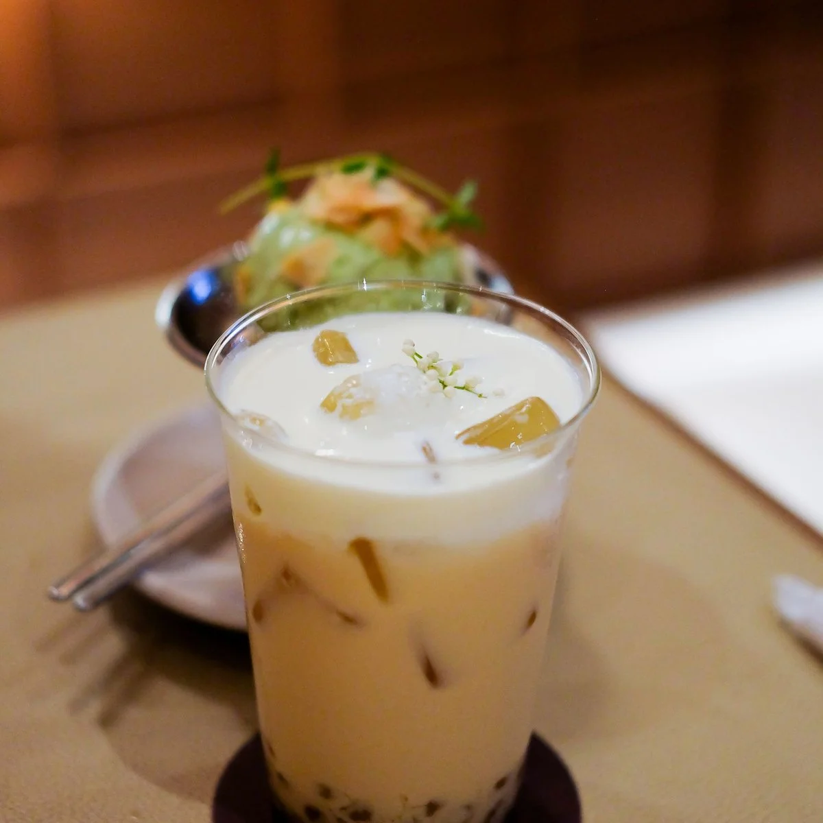 شيك التمر والطحينة